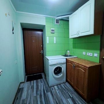 Сдам в центрі 2 кімнатну малогабаритну квартиру (м. Наукова)