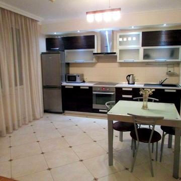 Здається 3-кімнатна квартира з укриттям, Гришка 9, від власника