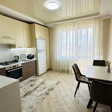 Липова Алея вул., 15