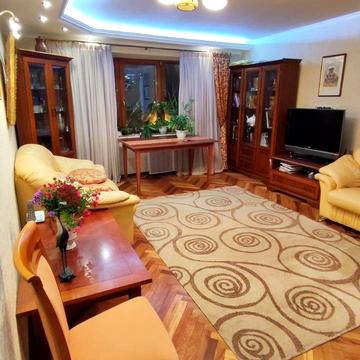 Лесі Українки бульв., 3