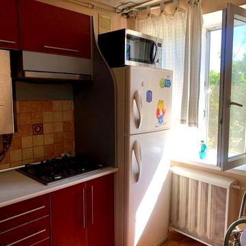 Недорога двохкімнатна на Сталеварів