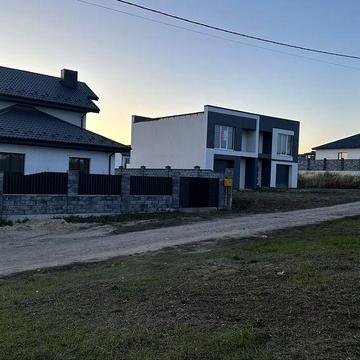 Продаж КОТЕДЖУ з комунікаціями тв Гаражем