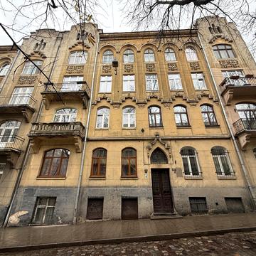 Максима Кривоноса вул., 37