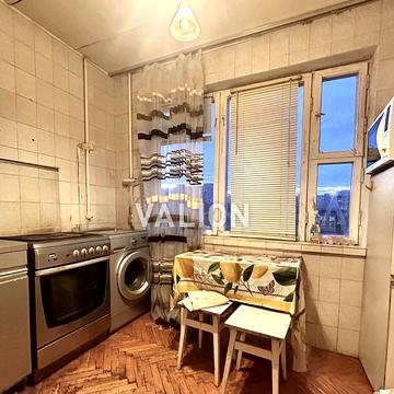 Прирічна вул., 17