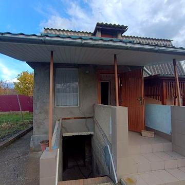 Продається дачний будинок