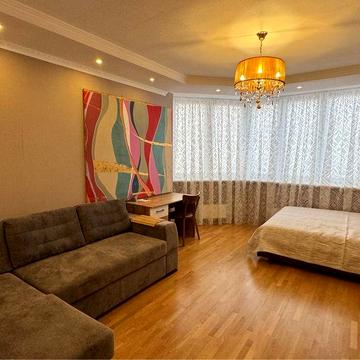 Сдам 1к квартиру 53м2 Анны Ахматовой 32/18