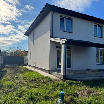 Продам будинок в центрі Крюківщини