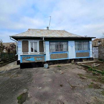 Продаж будинку в Сутисках