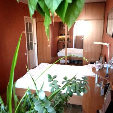 Академіка Корольова вул., 48/1