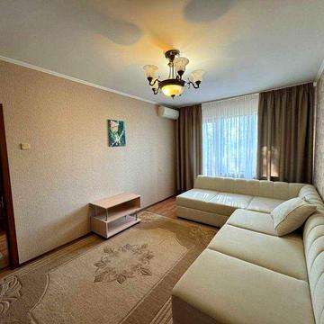 Сдам двухкомнатную на  Таирова.