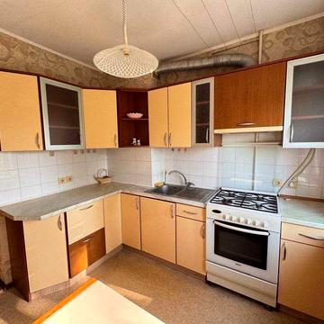 Сдам двухкомнатную на  Таирова.