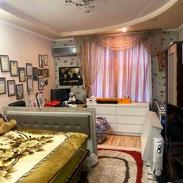 4-комнатная квартира в доме с башней в самом центре на Металлургов