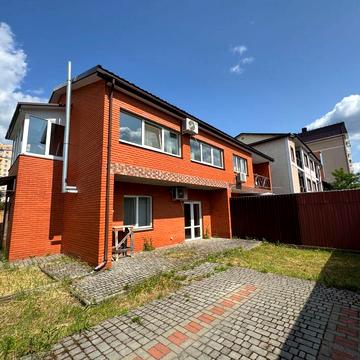 Дуплекс в заселеному мікрорайоні Бучі