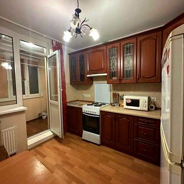 Продається 1 кімнатна квартира по пр-кту Червоної Калини 68