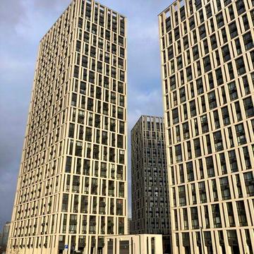 Сдам  без  комиссии однокомнатную квартиру ЖК Славутич