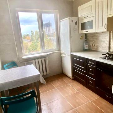 Проспект Відрадний 38а Соломянський р-н. Гарна Трикімнатна квартира..