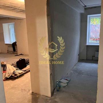 Продаж 3-к квартири з окремим входом, біля метро Сирець