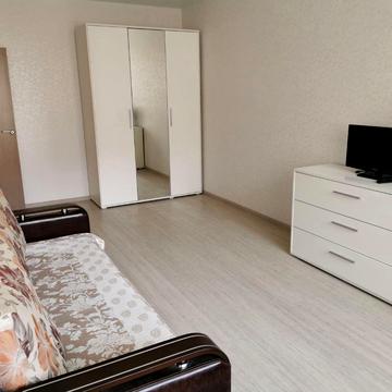 Михайла Грушевського вул., 30в