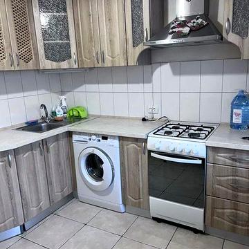 Сдам однокімнатну Березнякі,метро Лівобережна, Тичіни 20