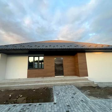 Бондарчука, 13