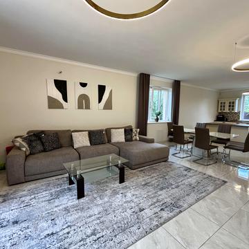 Центральна вул., 19