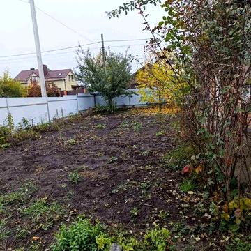 Продам земельну ділянку 11 соток та частину будинку по вул . Барболіна