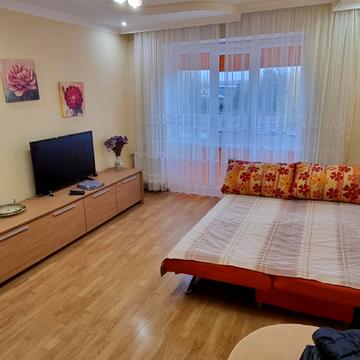 Вячеслава Чорновола вул., 93