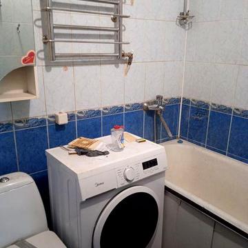 Здається 2 кімнатна квартира в центрі!!!