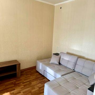 Центр міста! Простора 1 кім. квартира в новобудові, маг. «Транзит»