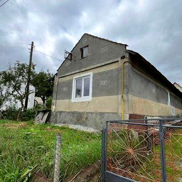 Продаж окремо стоячого будинку в місті Бібрка, без ремонту