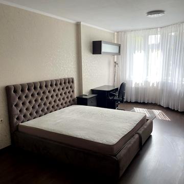 Подільська вул., 10/3