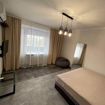 Пяскорського вул., 6