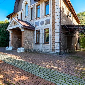 Тарасова нива вул., 30