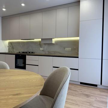 Студентська вул., 24