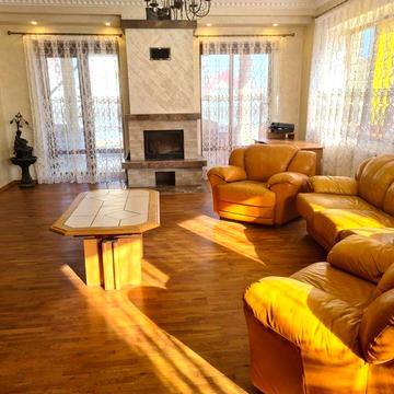 Будинок в районі базару Краснодонців