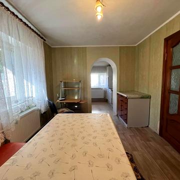 Березнева вул.