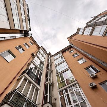 Південний бульв., 24б