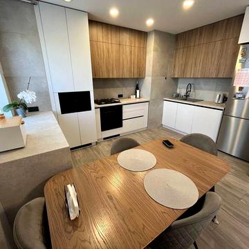 Здається 2кімн.+кухня студія в новобудові біля Макдональсу