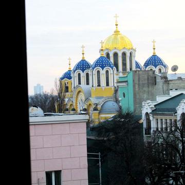 Богдана Хмельницького вул., 32