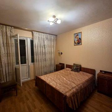 Червоної калини 4в, Троєщина