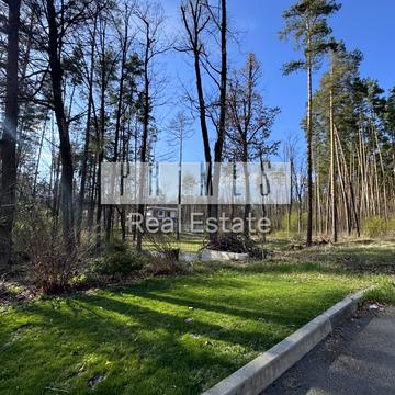 Ботанічна, 1