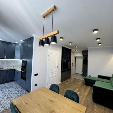 Довготривала оренда 1,5 кімнатної квартири в центрі міста, обжитий буд