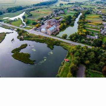 Будинок в центрі села