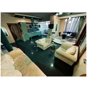 Лесі Українки просп. (Пушкіна), 13