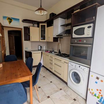 Шота Руставелі вул., 9