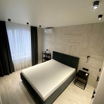 Академіка Заболотного вул., 1-Б