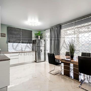 Майданівська вул.