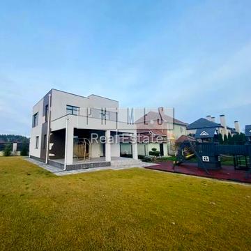 Першотравнева вул.