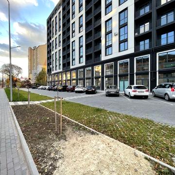 Продаж три кімнатної квартири в ценрі Єоселя Озеро