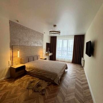 Київська вул., 19